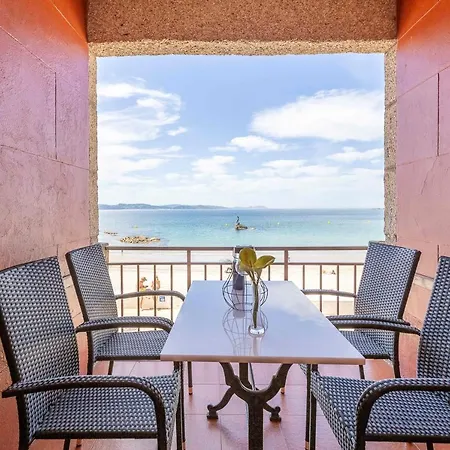 Apartment - 4 Bedrooms - 60275 Апартаменти